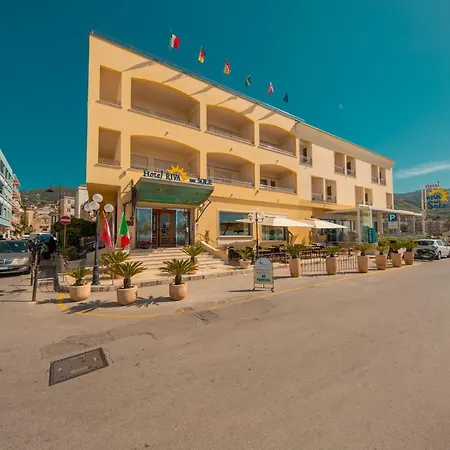 Hotel Riva Del Sole 4*