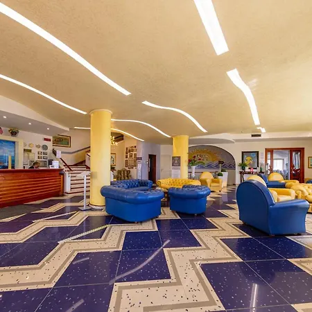 Отель Riva Del Sole Чефалу