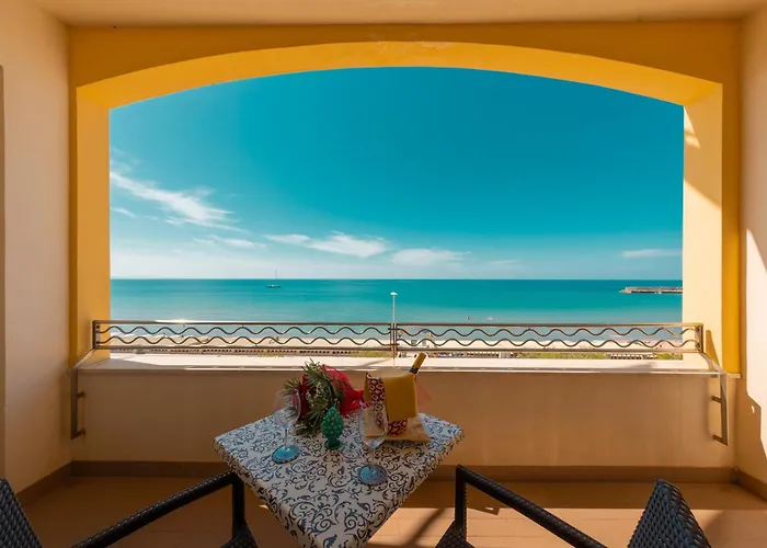 Готель Riva Del Sole