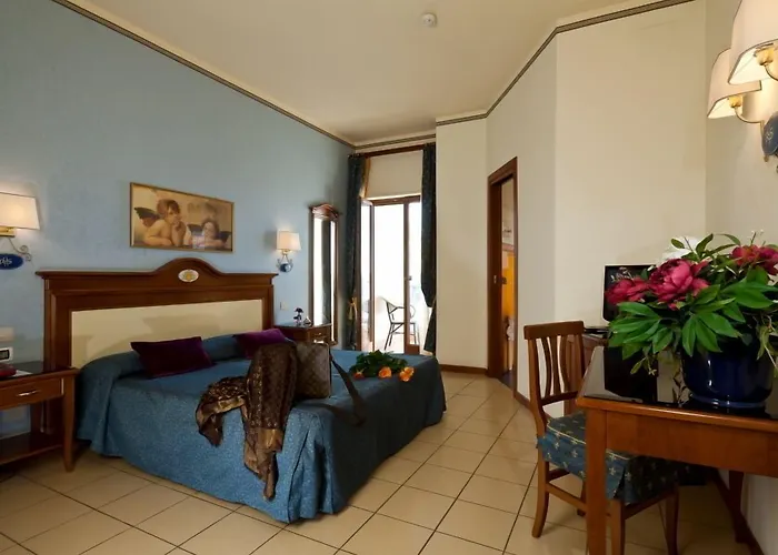 Riva Del Sole Готель