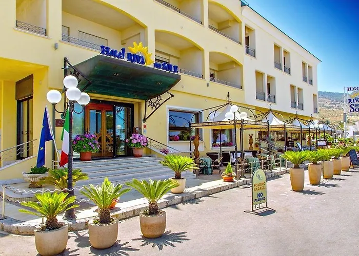 Riva Del Sole Готель