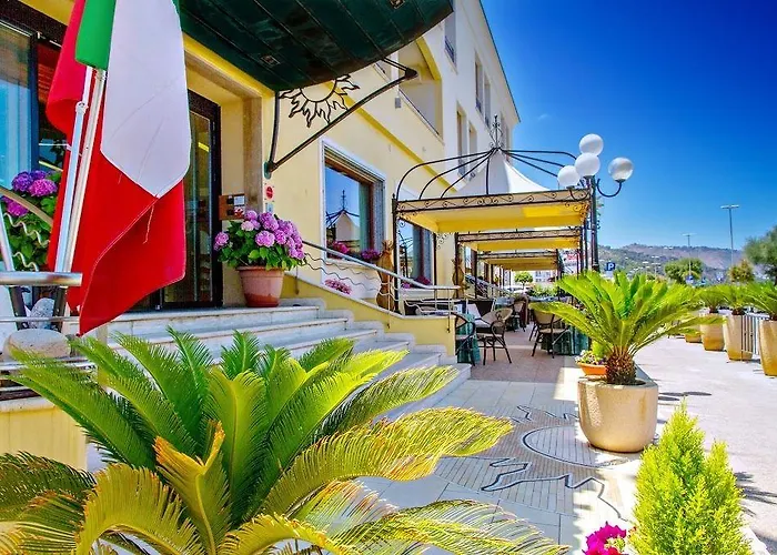 Riva Del Sole Готель Чефалу