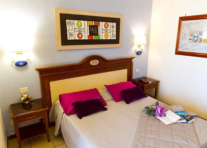 Riva Del Sole Готель