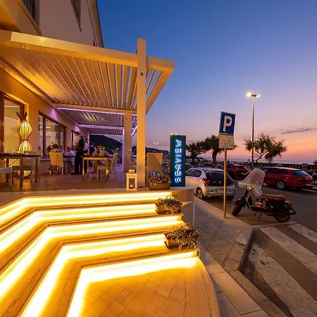 Riva Del Sole Szálloda Cefalù