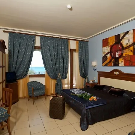 Hotell Riva Del Sole 4*