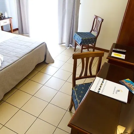 Szálloda Riva Del Sole 4*