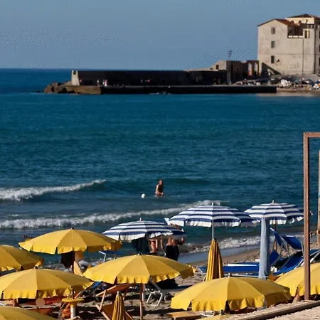 Готель Riva Del Sole