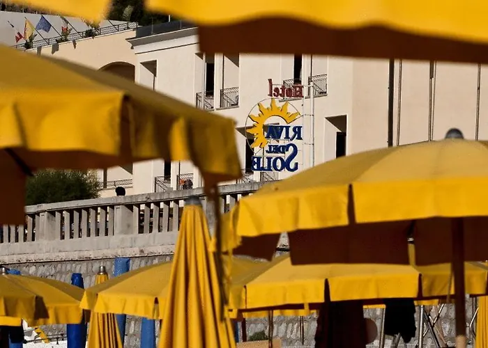 Riva Del Sole تْشيفالو