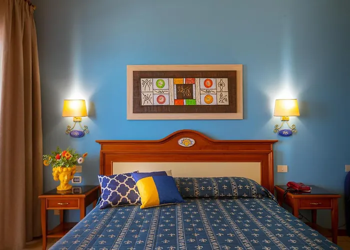 Riva Del Sole 4* تْشيفالو